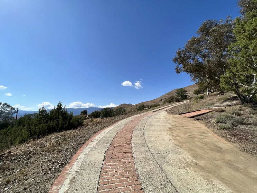 Expert lawn mowing service in Bakersfield, CA - Landscaping Haulers