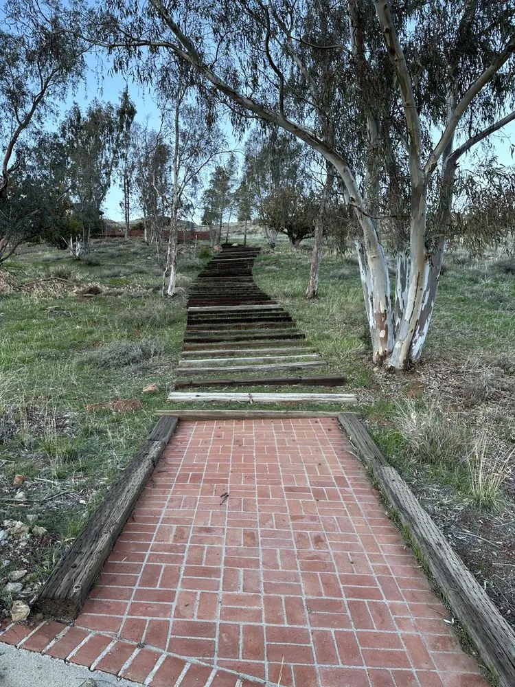 Local residential landscaping experts serving Bakersfield, CA - Landscaping Haulers