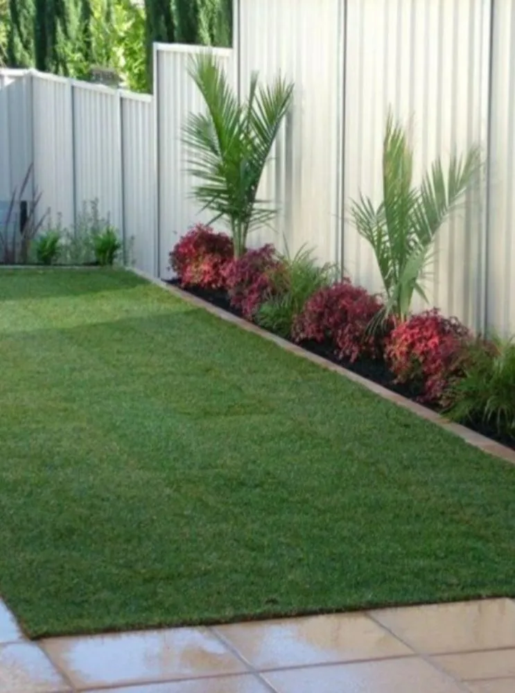 Local yard cleanup service for beautiful yards in Aventura, FL by Landscaping Herdy