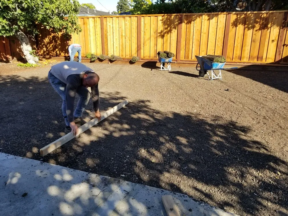 Custom lawn mowing service experts serving Redwood City, CA - Landscaping Hidalgo