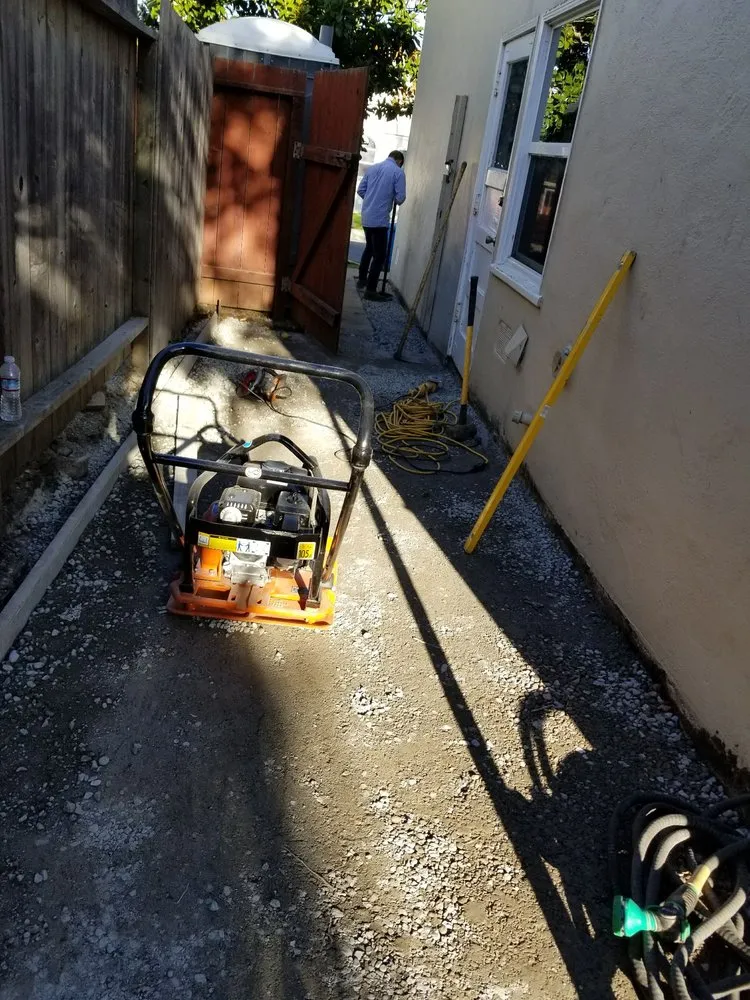 Reliable lawn mowing service for homes across Redwood City, CA - Landscaping Hidalgo