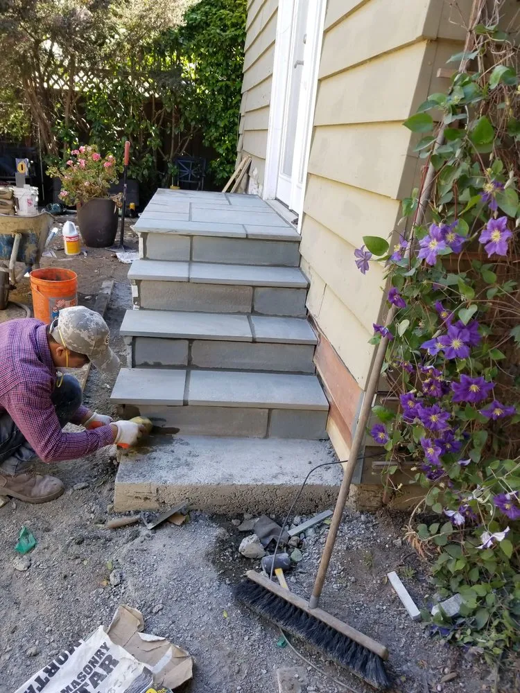 Local yard cleanup service near you in Redwood City, CA by Landscaping Hidalgo