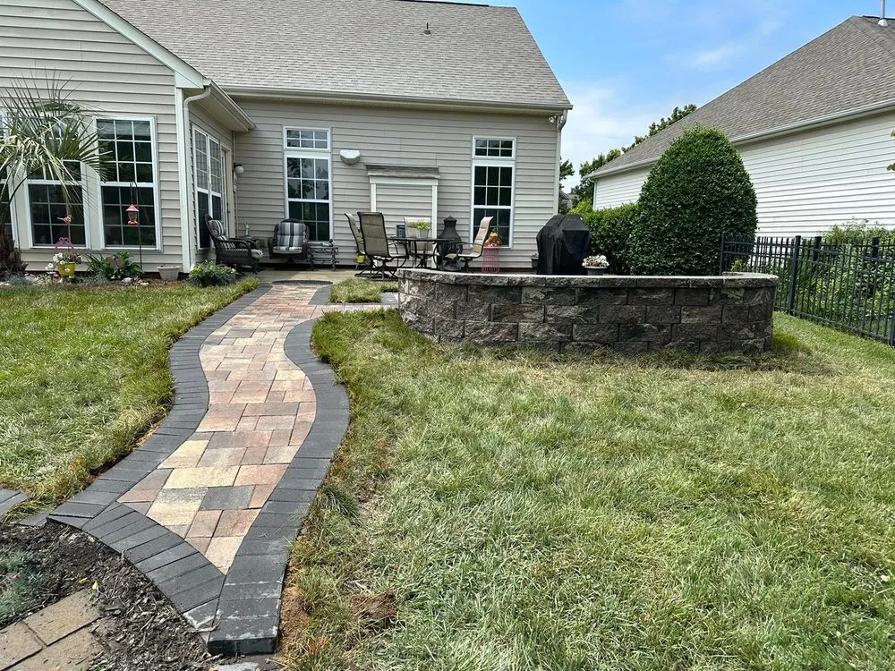 Local yard maintenance in Charlotte, NC by Landscaping Jobs