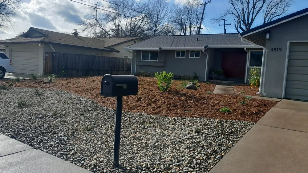 Local yard cleanup service experts serving Sacramento, CA - Landscaping La Villa