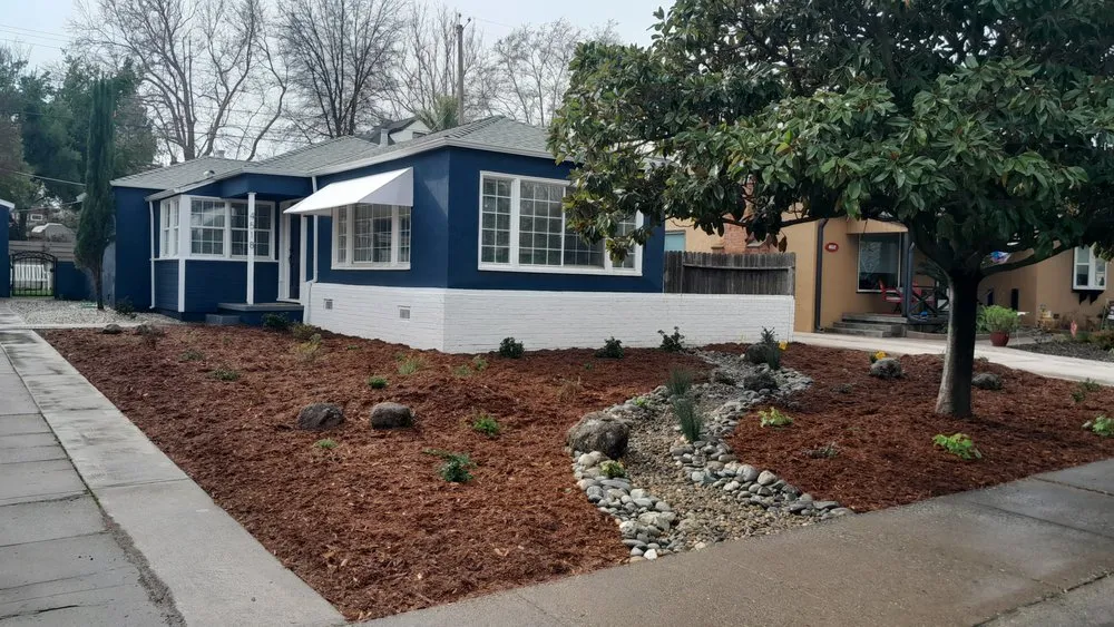 Custom outdoor landscaping in Sacramento, CA by Landscaping La Villa