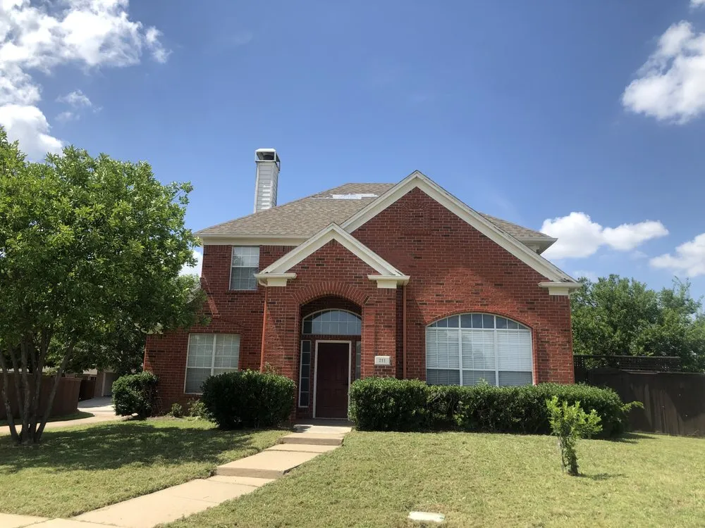 Affordable lawn mowing service near you across Dallas, TX - Landscaping Lopez