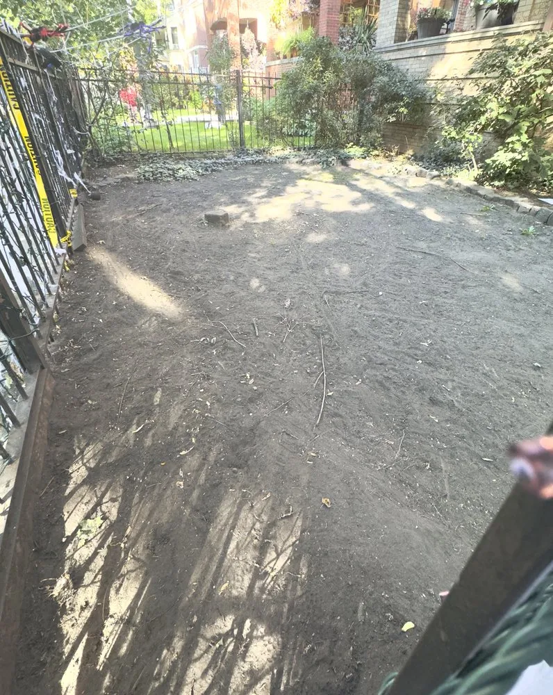 Affordable landscape design for beautiful yards in Chicago, IL by Landscaping Maintenance by Moritz Welt