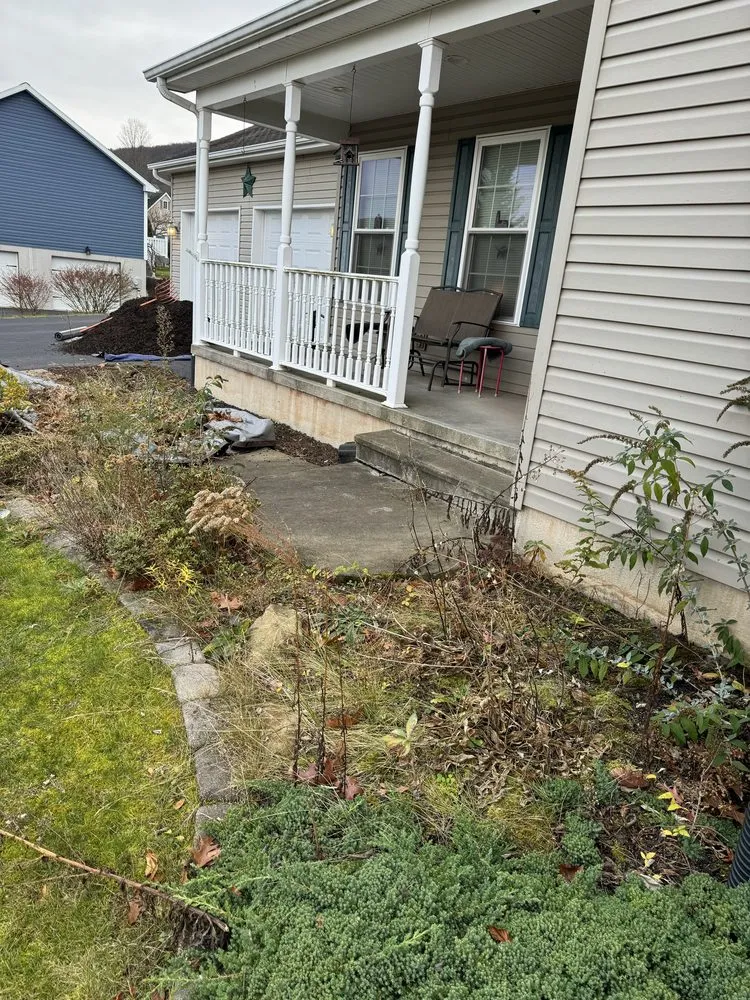 Expert yard cleanup service experts serving Drums, PA - Landscaping Maintenance