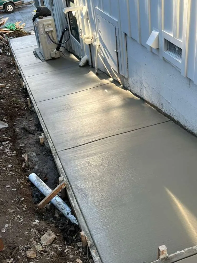 Local lawn mowing service for residential properties in San José, CA by Landscaping Mendoza