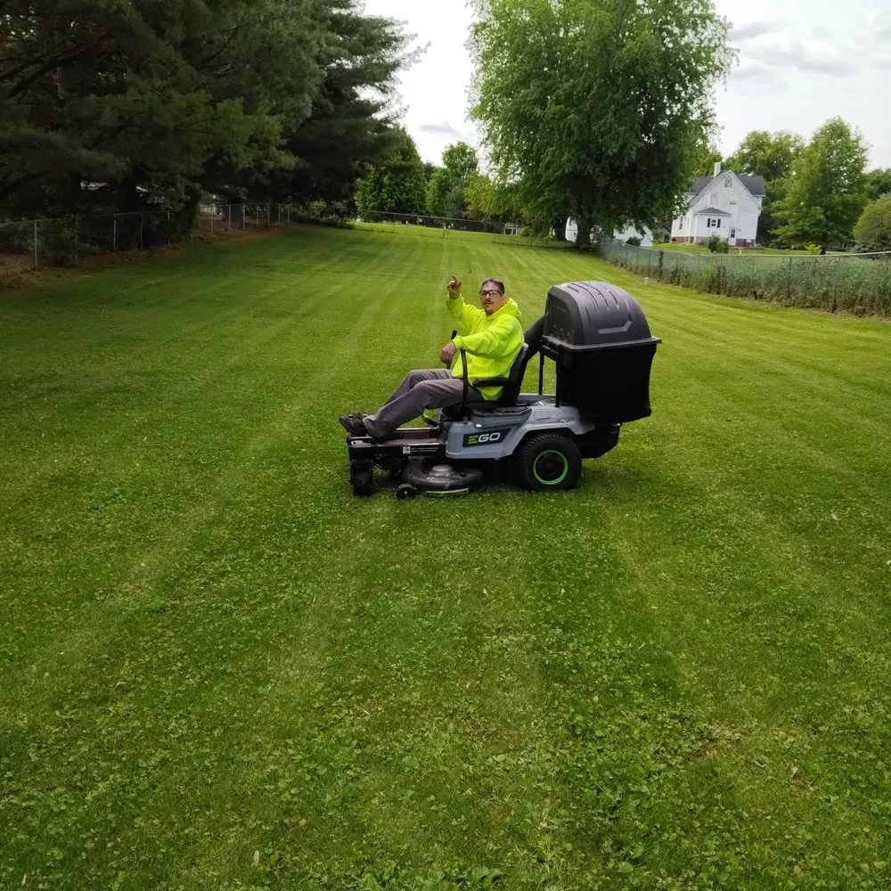 Top-rated garden landscaping in Kirkwood, IL by Landscaping Ninjas
