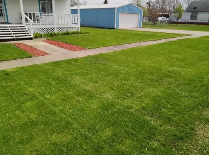 Professional outdoor landscaping in Kirkwood, IL - Landscaping Ninjas