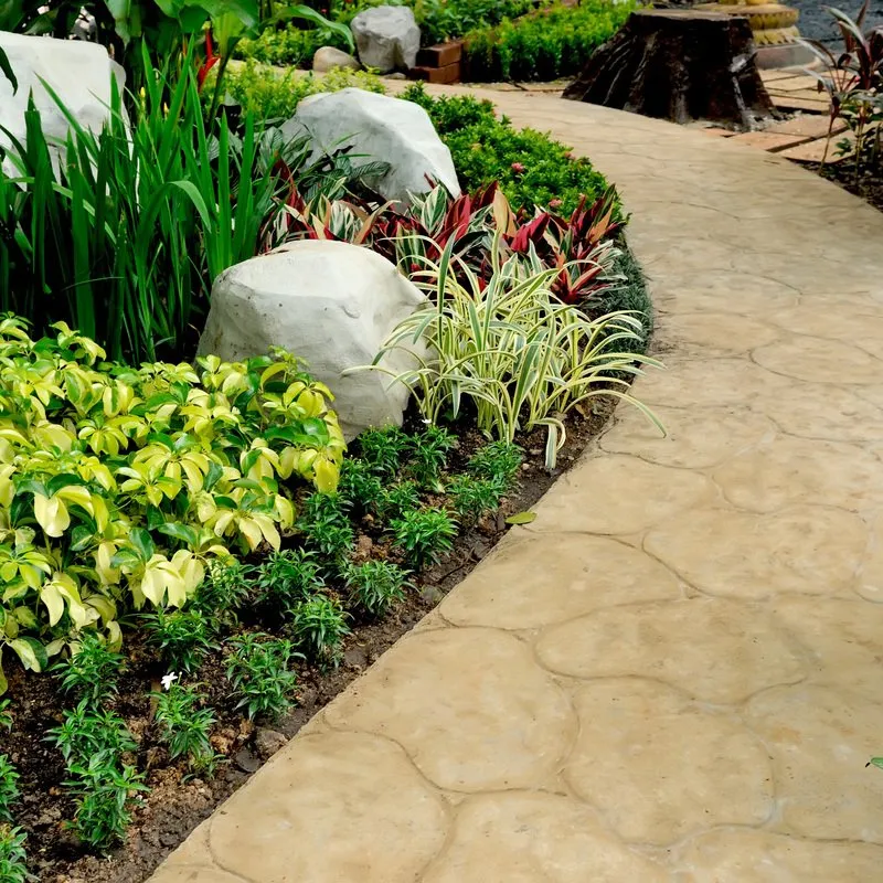 Local yard maintenance experts serving Oklahoma CIty, OK - Landscaping OKC