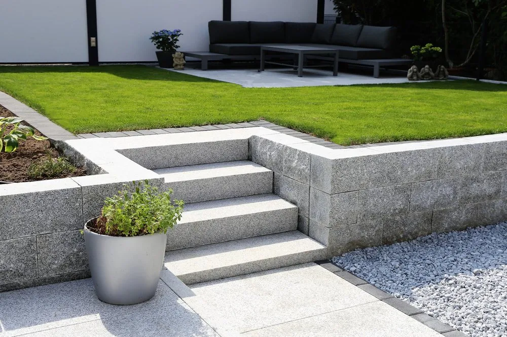 Expert outdoor landscaping for beautiful yards across Oxnard, CA - Landscaping Oxnard