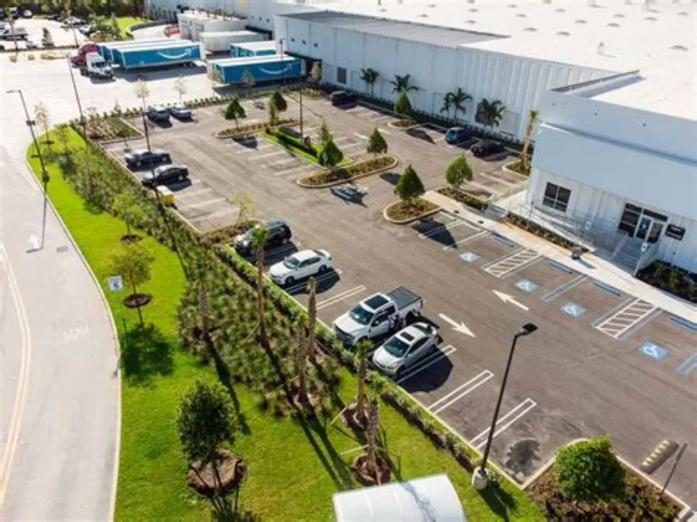 Custom lawn mowing service in Delray Beach, FL - Landscaping Professionals