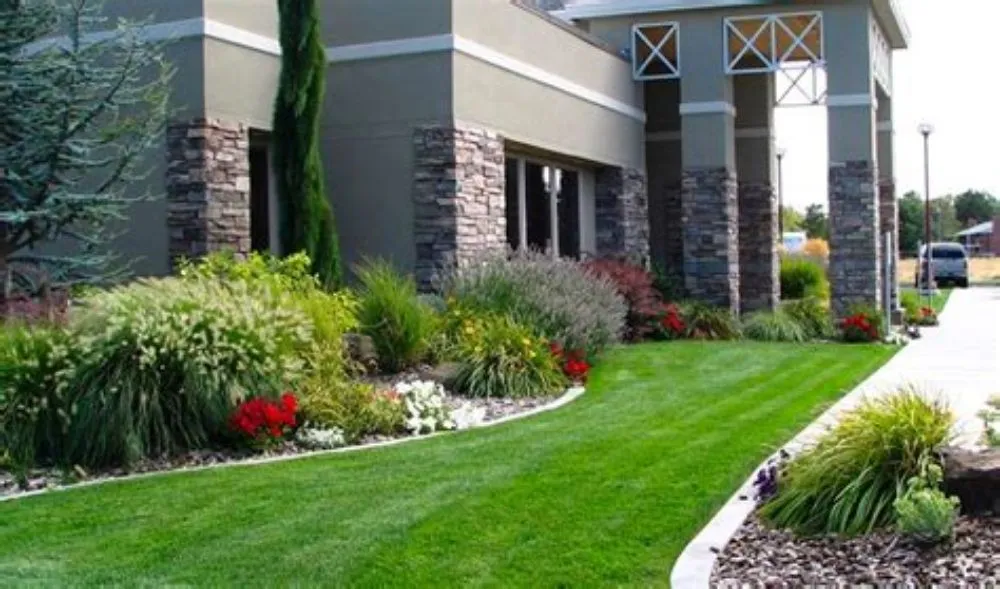 Affordable lawn mowing service in Delray Beach, FL - Landscaping Professionals