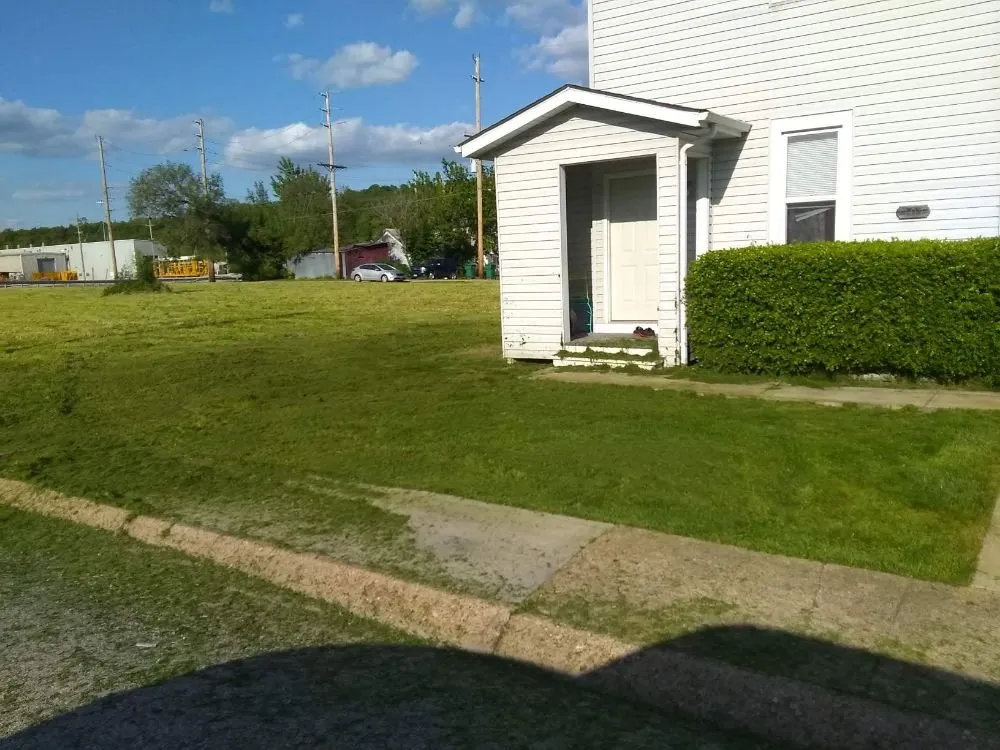 Affordable residential landscaping in De Soto, MO by Landscaping R Us