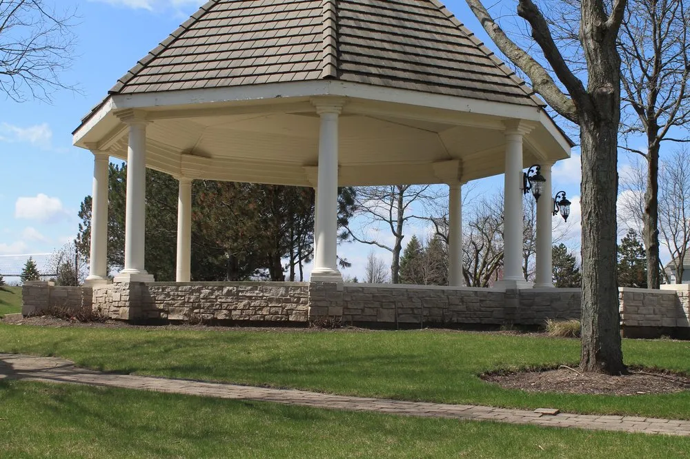 Top-rated yard cleanup service in Hoffman Estates, IL by Landscaping Schaumburg