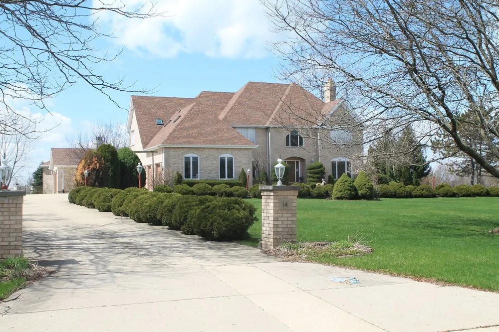 Custom residential landscaping in Hoffman Estates, IL - Landscaping Schaumburg