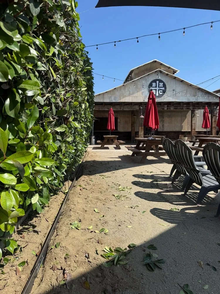 Top-rated yard maintenance in Porterville, CA - Landscaping Services