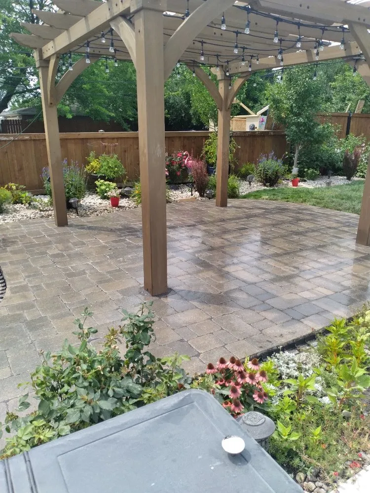 Expert outdoor landscaping experts serving Buffalo Grove, IL - Landscaping Solutions