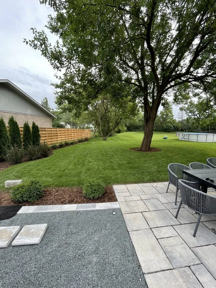 Reliable garden landscaping experts serving Buffalo Grove, IL - Landscaping Solutions