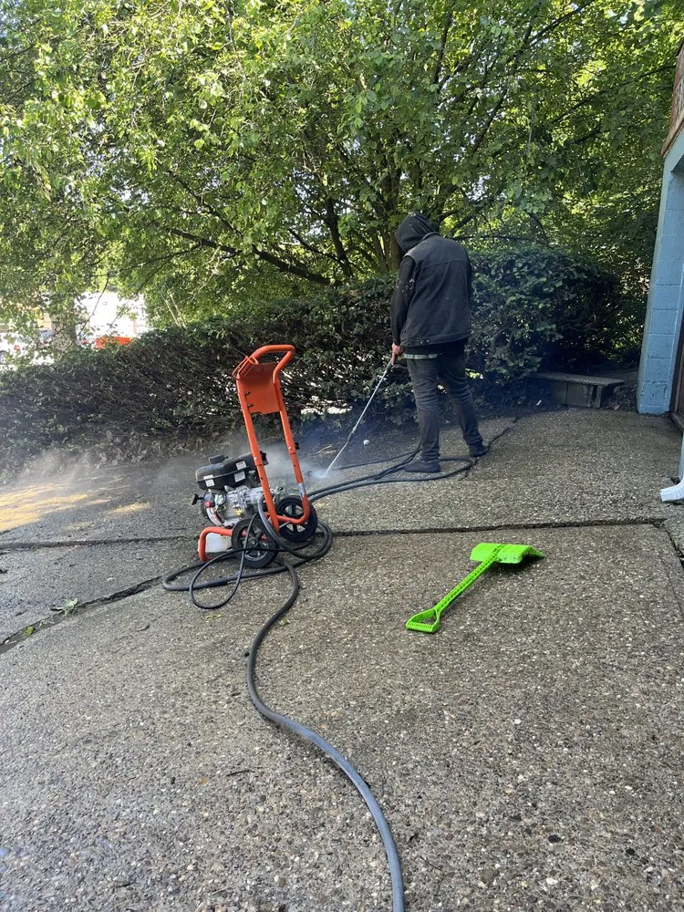 Top-rated outdoor landscaping experts serving Pittsburgh, PA - Landscaping Solutions