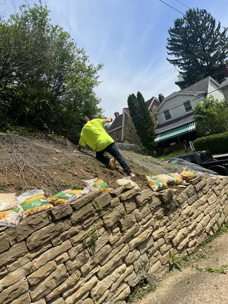 Reliable yard maintenance experts serving Pittsburgh, PA - Landscaping Solutions