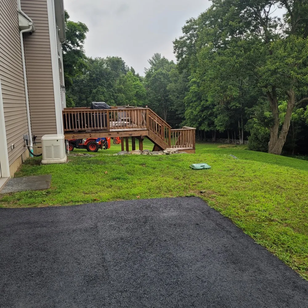 Top-rated landscape installation for residential properties in Newtown, CT by Landscaping Unlimited