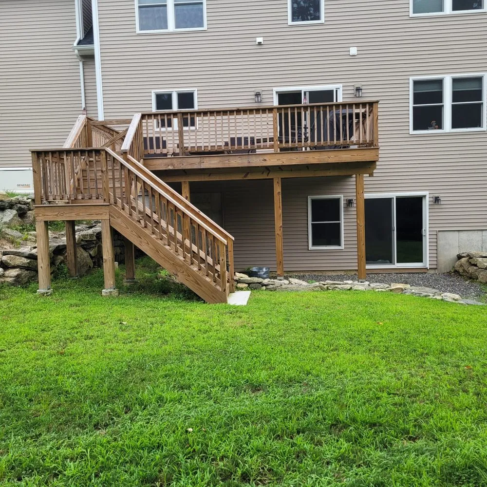 Professional lawn care service in Newtown, CT by Landscaping Unlimited