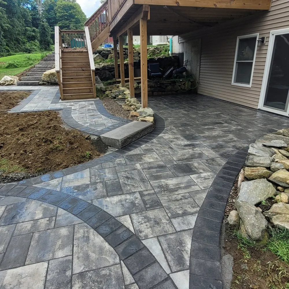 Expert residential landscaping in Newtown, CT by Landscaping Unlimited