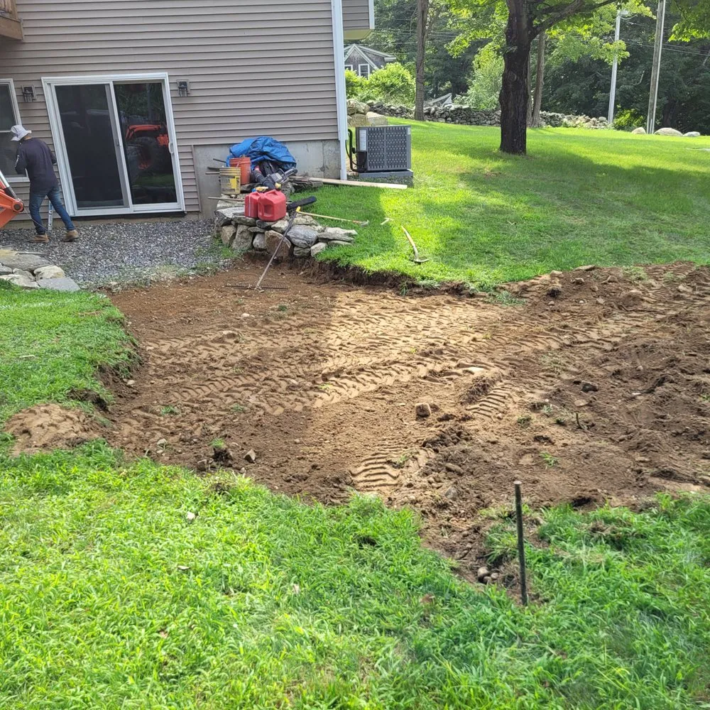 Professional lawn mowing service in Newtown, CT by Landscaping Unlimited