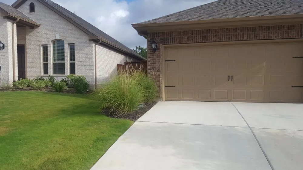 Top-rated lawn mowing service in Manor, TX by Landscaping...by Rigo