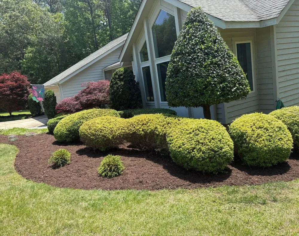 Expert lawn mowing service in Newark, DE by Landscaping Martinez