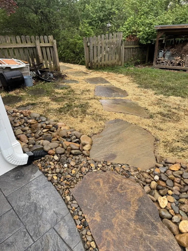 Top-rated yard cleanup service for residential properties in Maryville, TN by Landsculptures