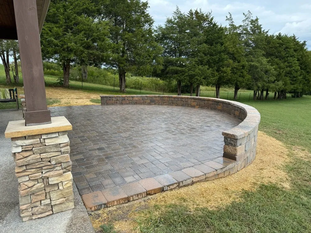 Professional lawn care service near you across Maryville, TN - Landsculptures