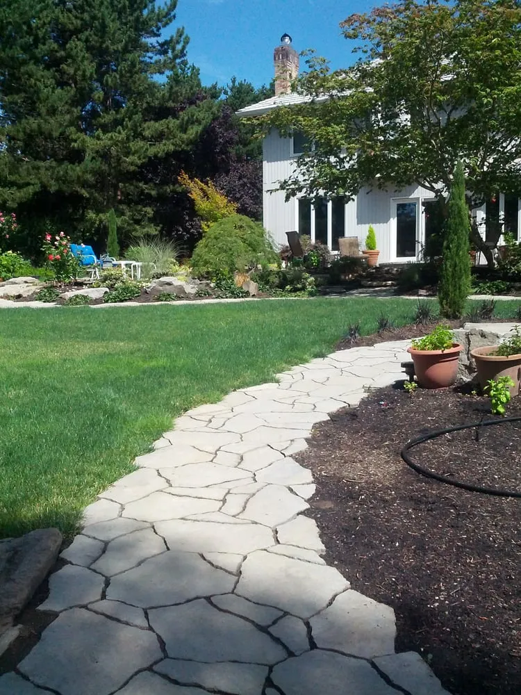 Affordable lawn mowing service experts serving Hillsboro, OR - Landservices