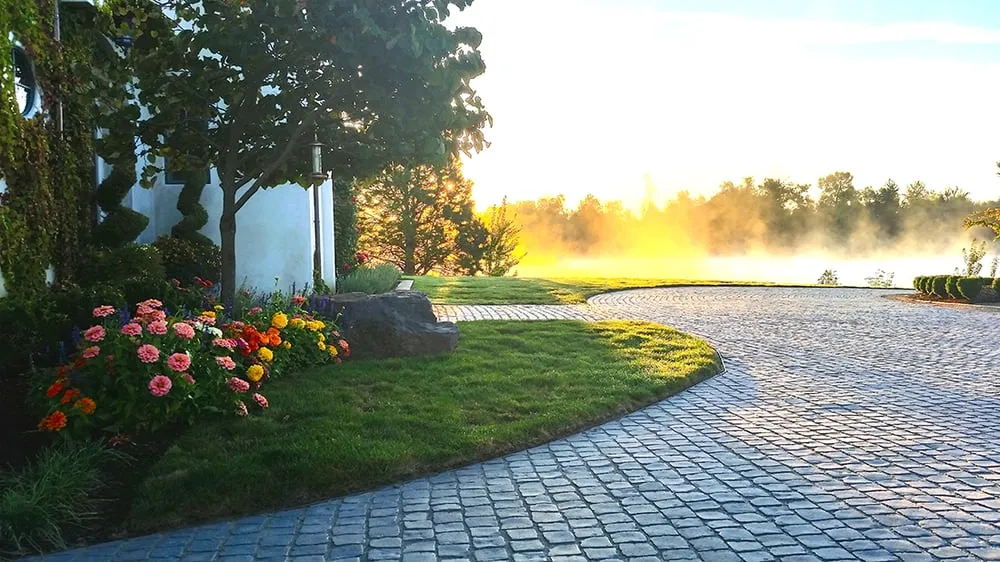 Affordable lawn mowing service in Hillsboro, OR - Landservices