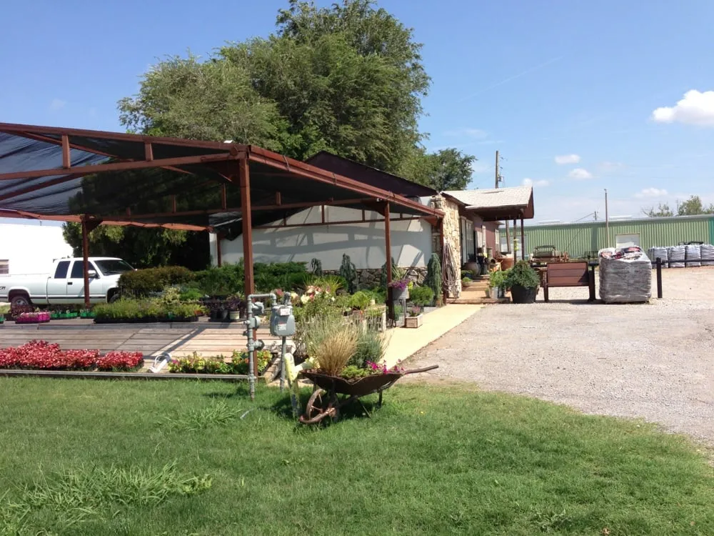 Professional landscaping services experts serving Lawton, OK - Landshapers