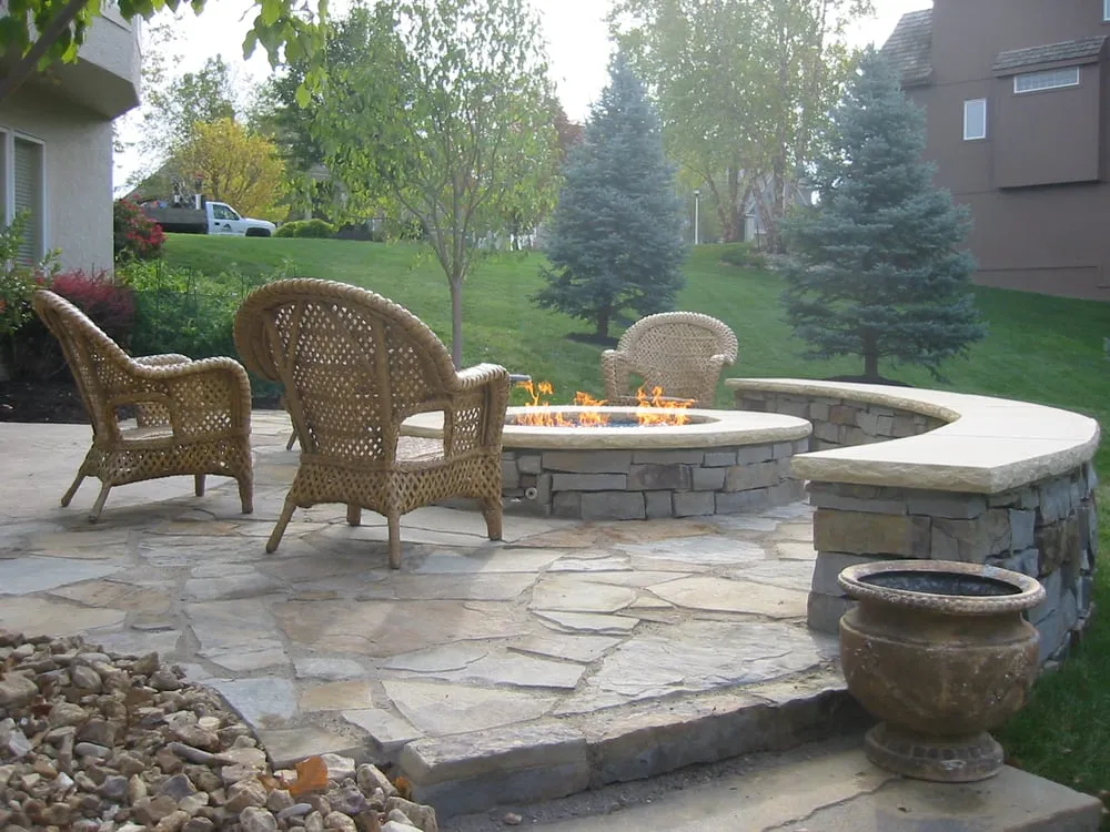 Affordable yard maintenance in Kansas City, KS - Landworks