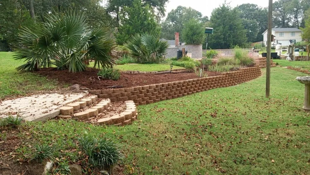 Custom yard cleanup service for beautiful yards in Nacogdoches, TX by Landworks