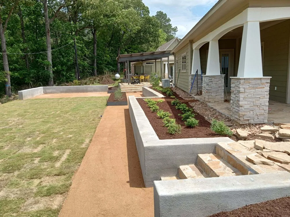 Expert yard maintenance for year-round maintenance in Nacogdoches, TX by Landworks