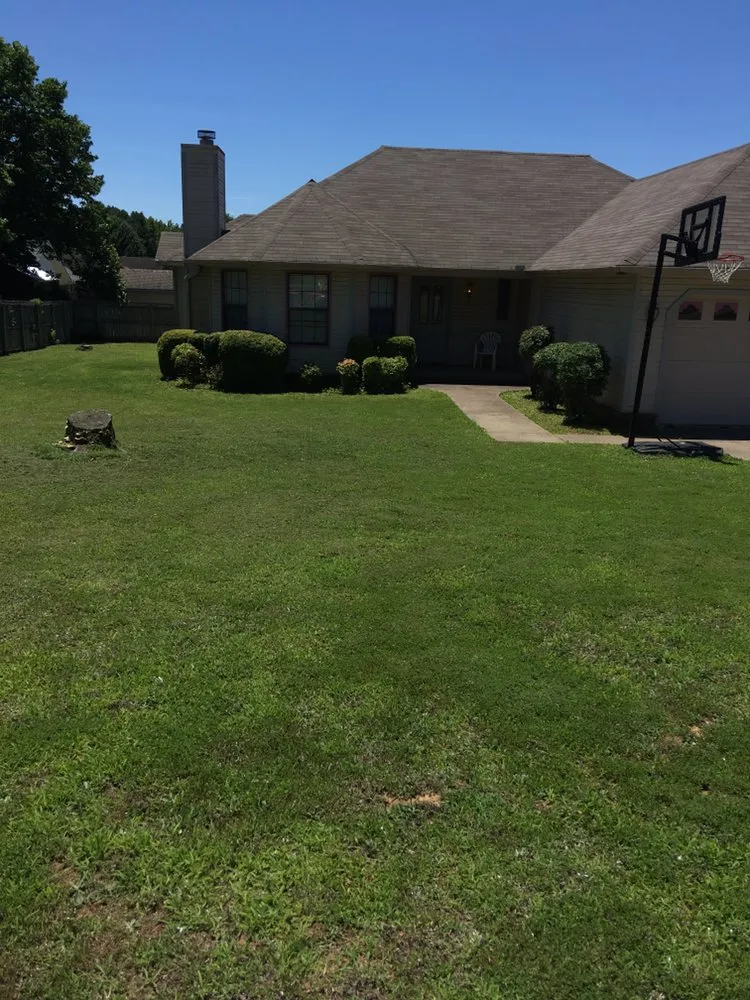 Local lawn mowing service in Lonoke, AR by Lanehart Enterprises