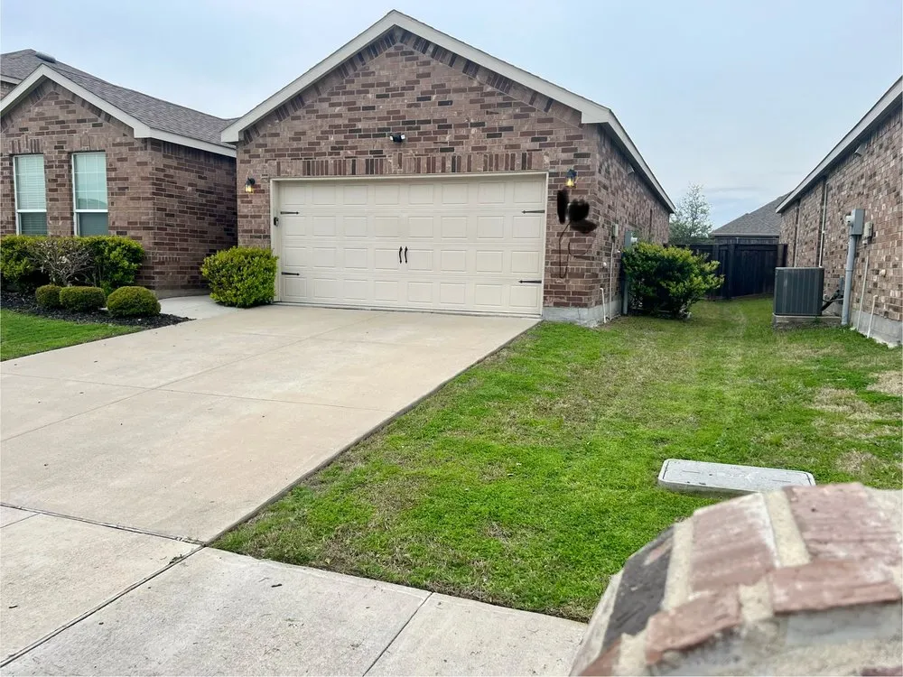 Reliable yard cleanup service experts serving Mesquite, TX - Lane’s Lawn Care Service