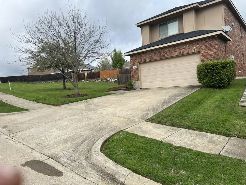 Reliable garden landscaping experts serving Mesquite, TX - Lane’s Lawn Care Service