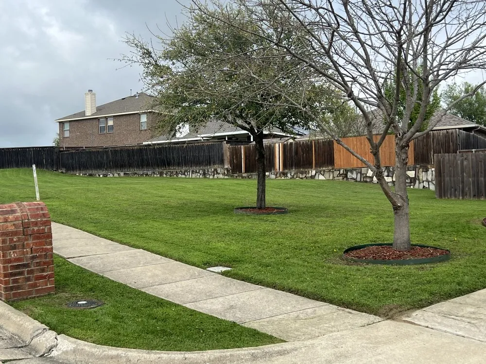 Affordable garden landscaping in Mesquite, TX by Lane’s Lawn Care Service