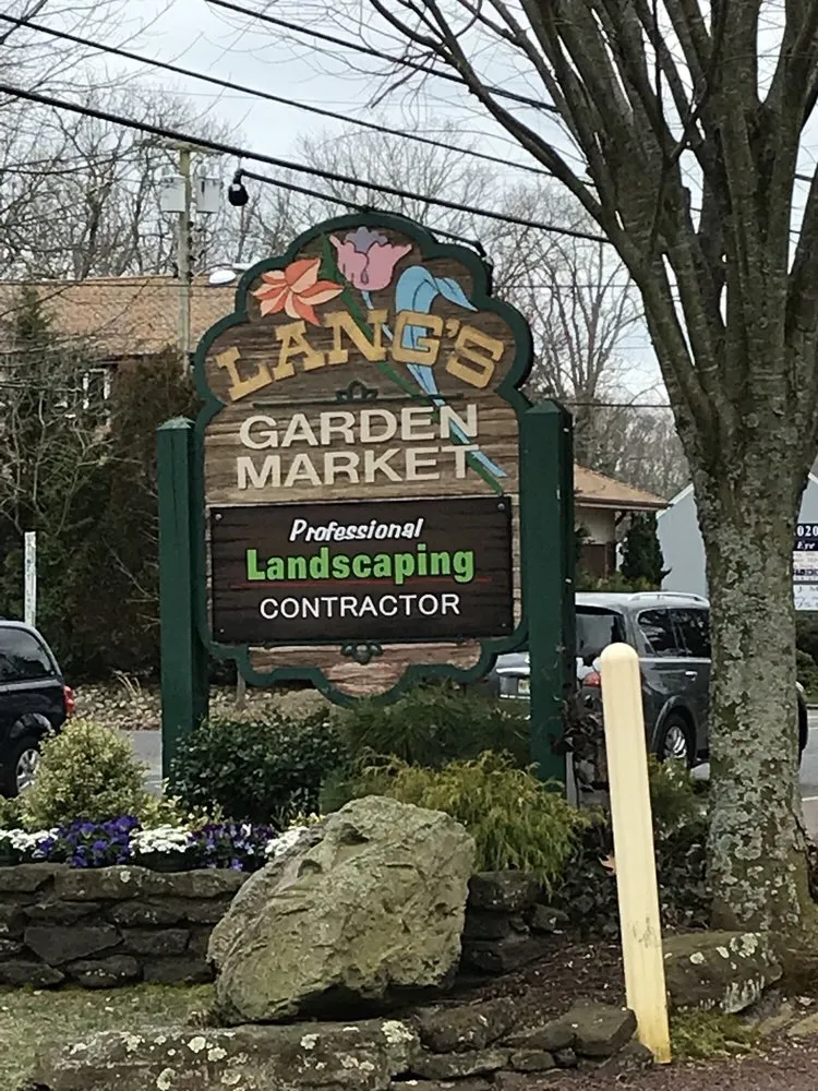 Expert residential landscaping in Linwood, NJ by Lang's Garden