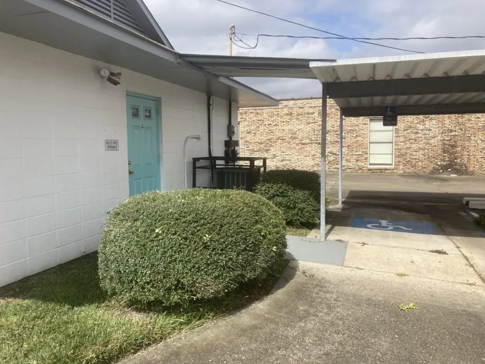 Custom lawn care service experts serving Baton Rouge, LA - Langs Lawn and Landscape