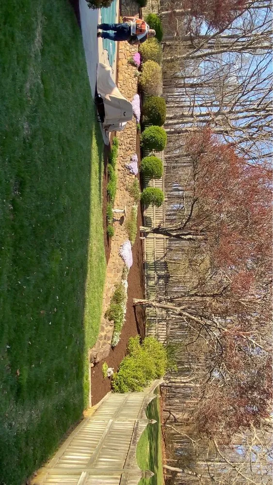 Local garden landscaping experts serving Roanoke, VA - Lang’s Lawn Care