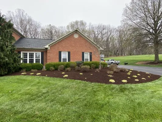 Lang’s Lawn Care Logo