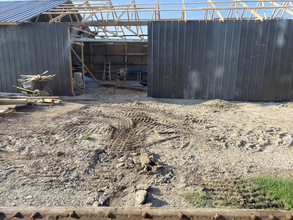 Custom residential landscaping with custom design in Jonesboro, AR by Langston Dirt Worx